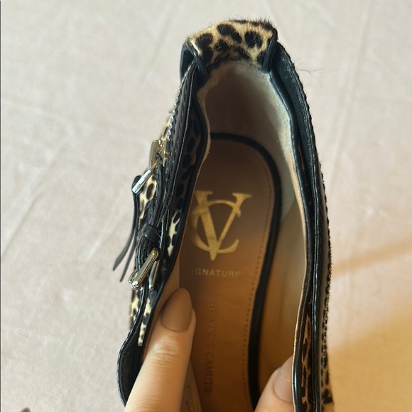 Vince Camuto Brown and Black Heels with Sophisticated Design - Picture 11 of 11